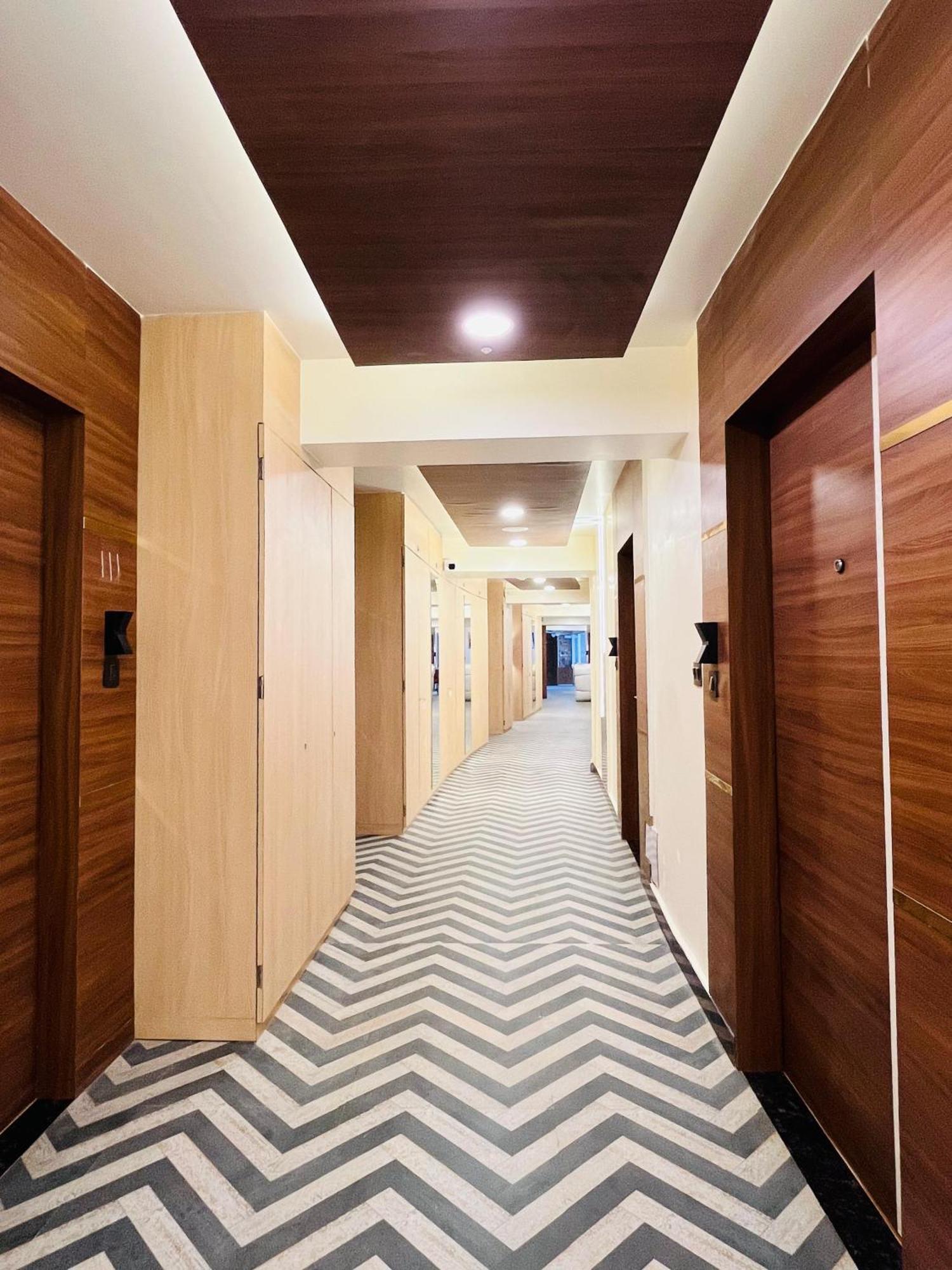 Luxury Stay At Hotel Broadway Boutique Mall Road Chowrasta Near Mahakal Temple Νταρτζίλινγκ Εξωτερικό φωτογραφία
